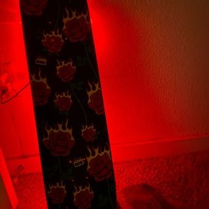 Reflecting Bruce lee skate board